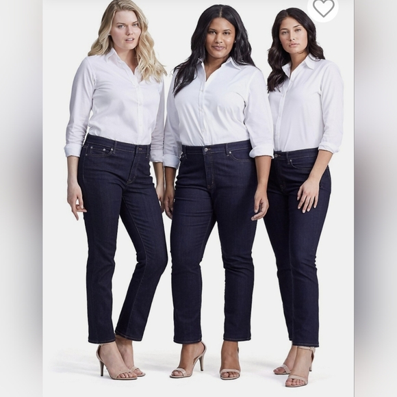 (SOLD) LAUREN RALPH LAUREN Modern Straight Curvy Jeans. Women's Size 12. 💙 - Picture 4 of 16